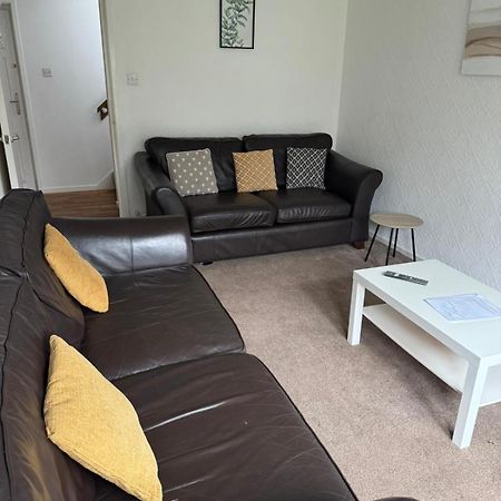 Large 2 Bedroom House Wombridge エクステリア 写真
